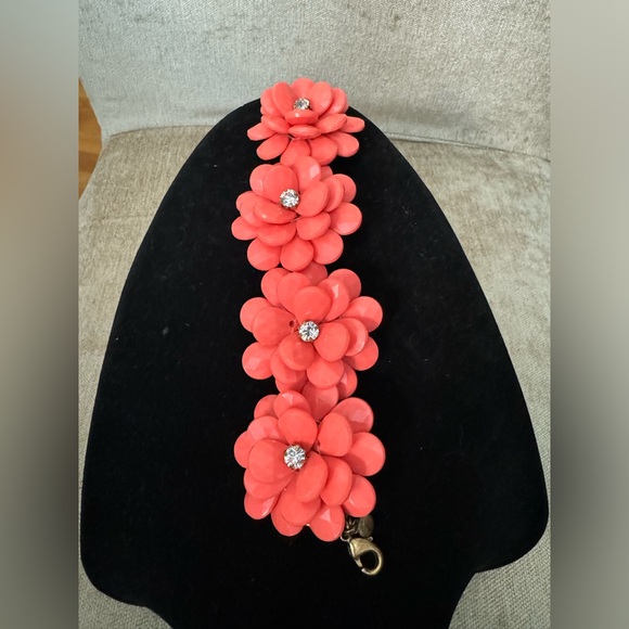 J Crew Statement Bracelet - Coral/Pink Flower Bracelet with Dust Bag - EUC - Picture 2 of 8